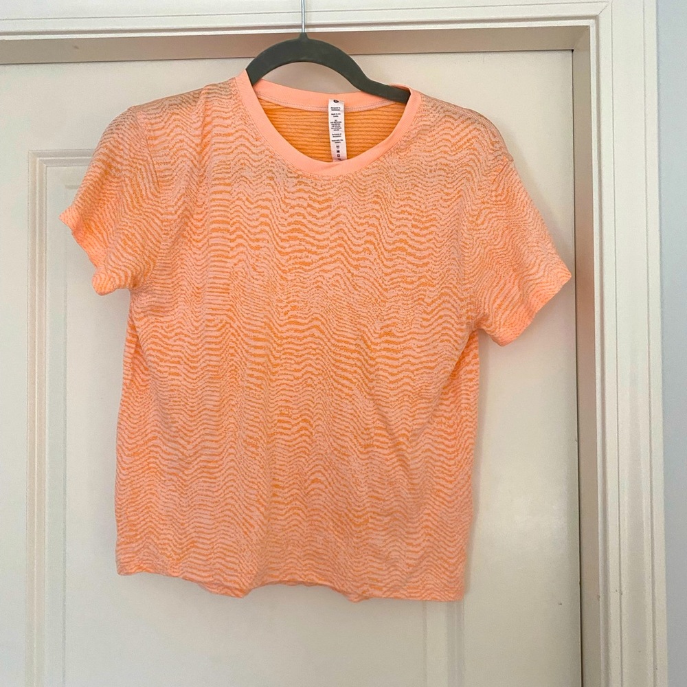 Lululemon Cropped Work out Top Size 6
